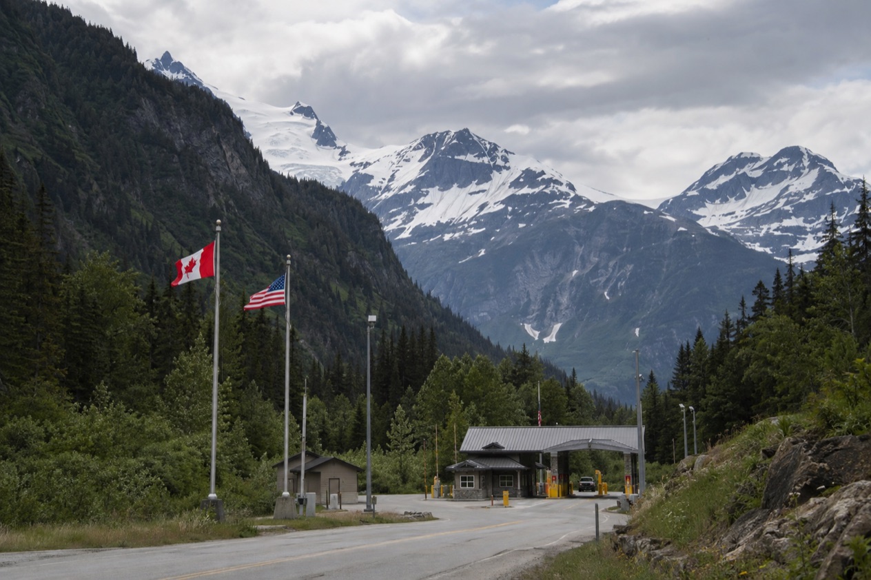 A border crossing on the Alaska Highway