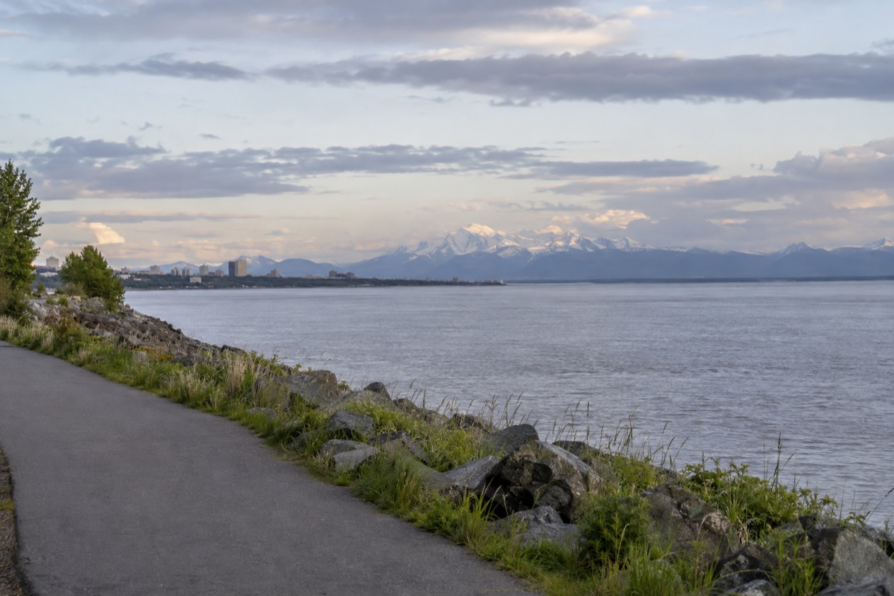 The coastal trail in Anchorage