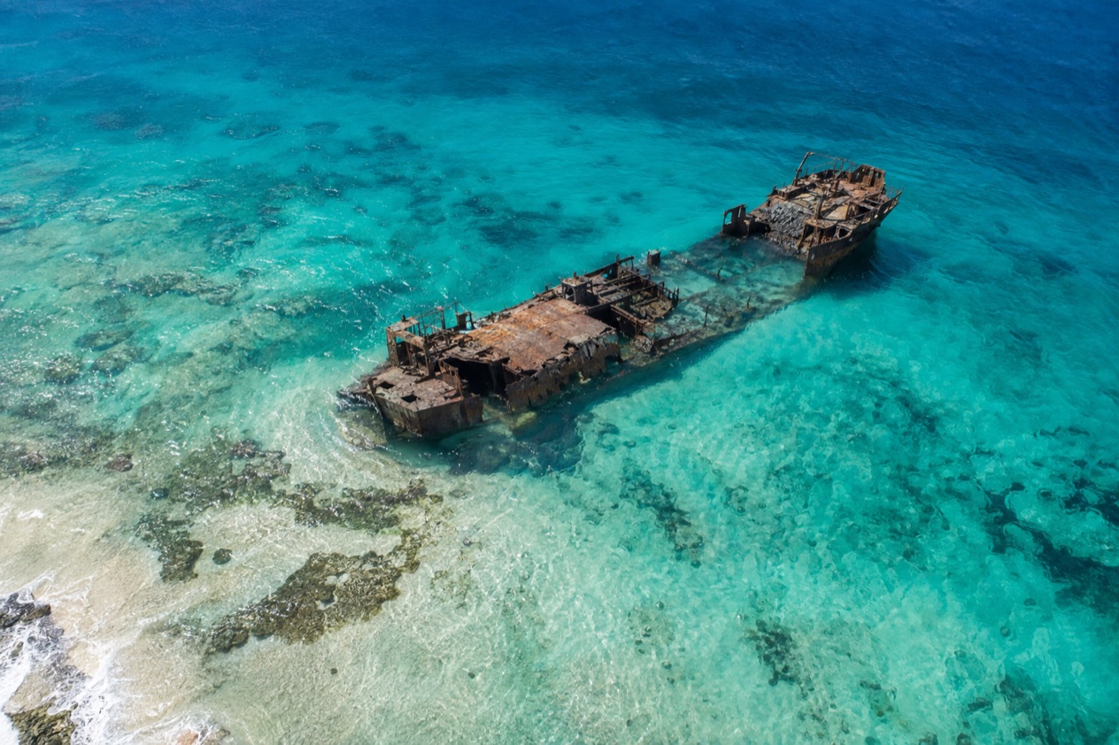 The Antilla wreck in clear water