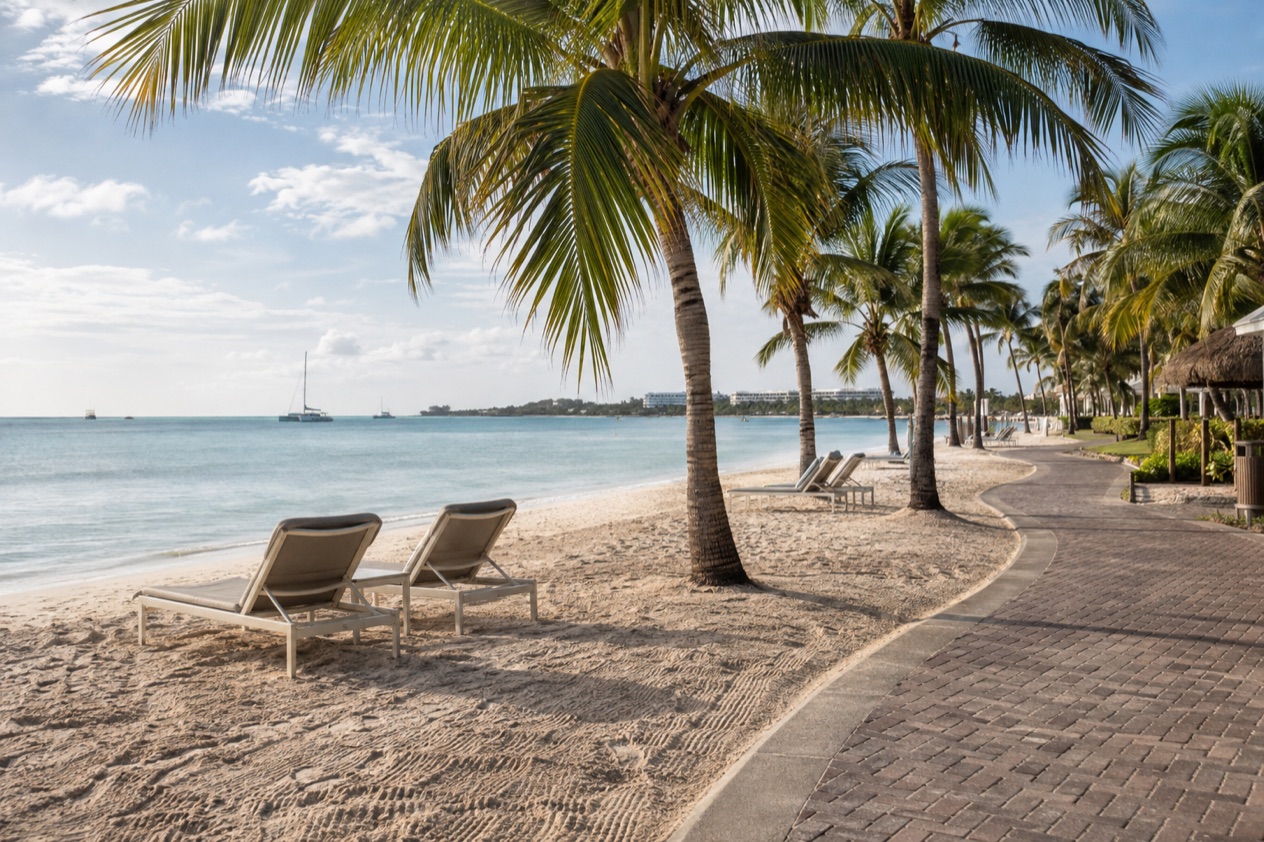 A quiet beach promenade