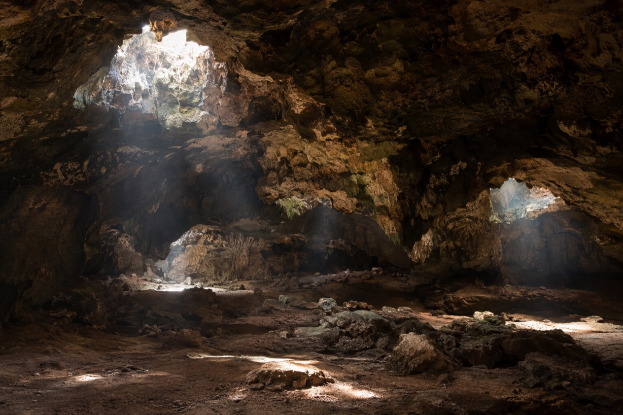 Daylight inside Quadirikiri Cave