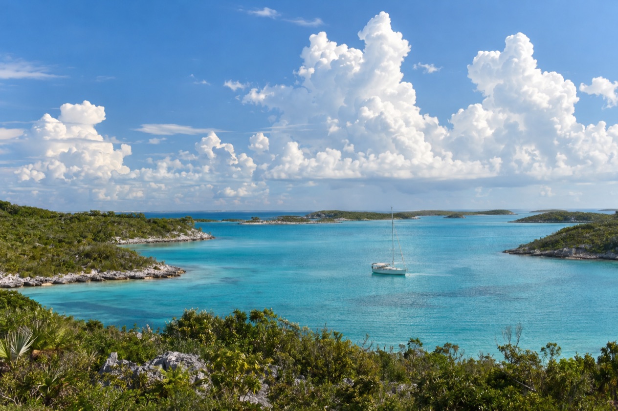 The cays of the Abacos in summer