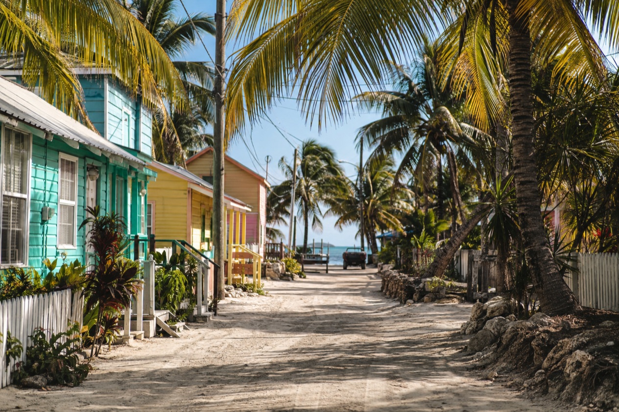 A sandy lane on Caye Caulker