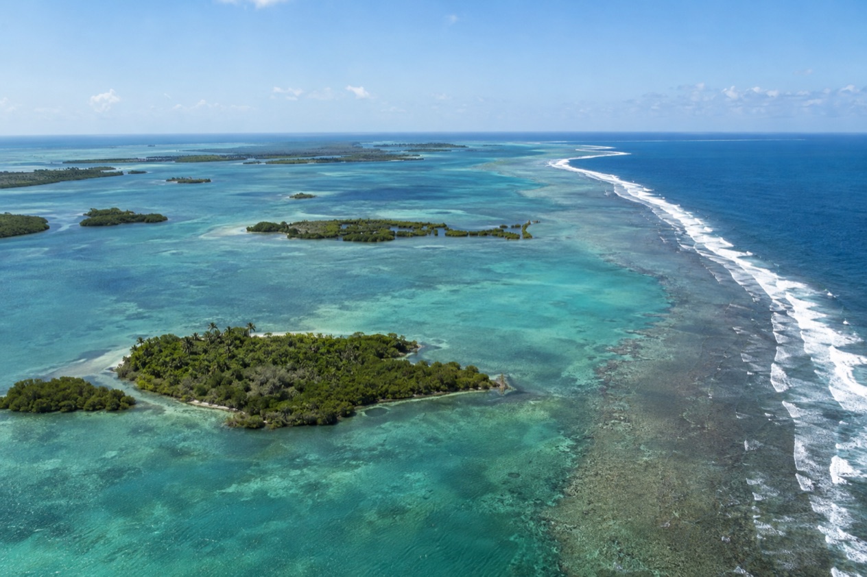 The barrier reef and cayes of Belize in the dry season