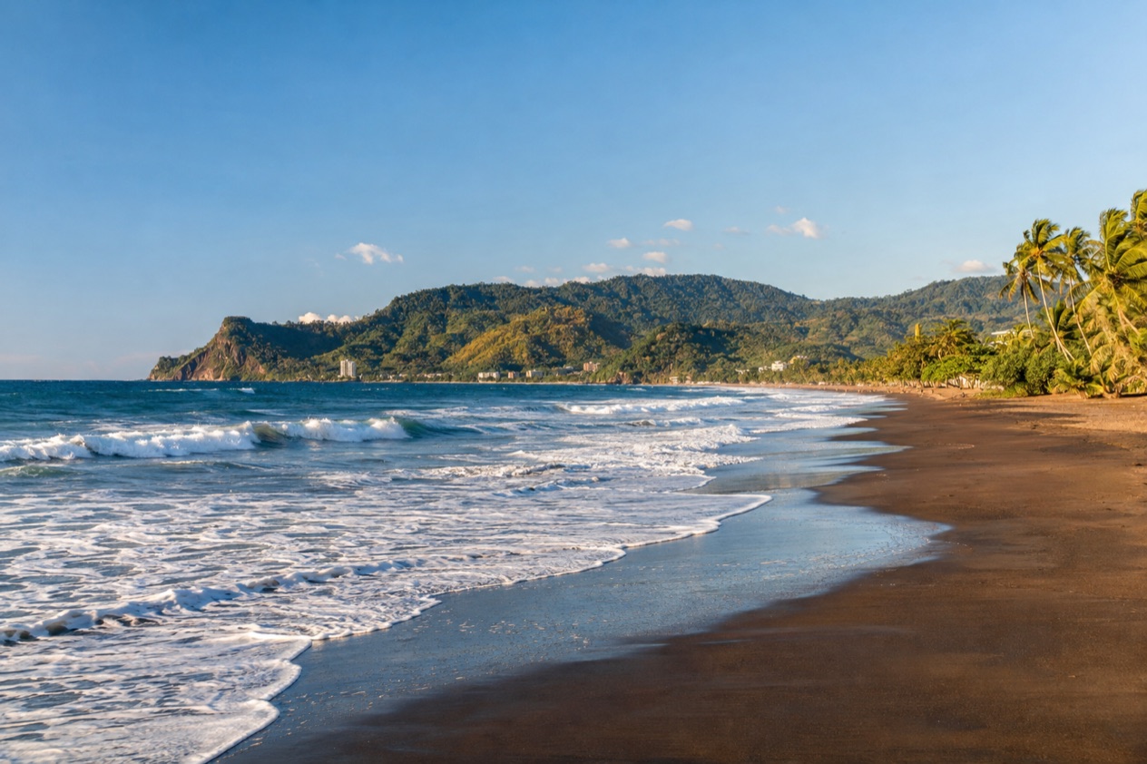 The surf beach at Jaco in the dry season