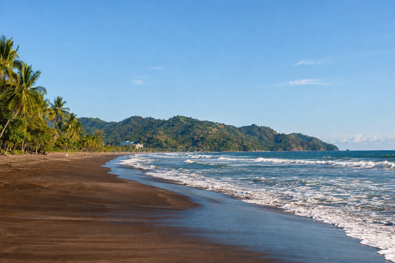 The surf beach at Jaco in the dry season