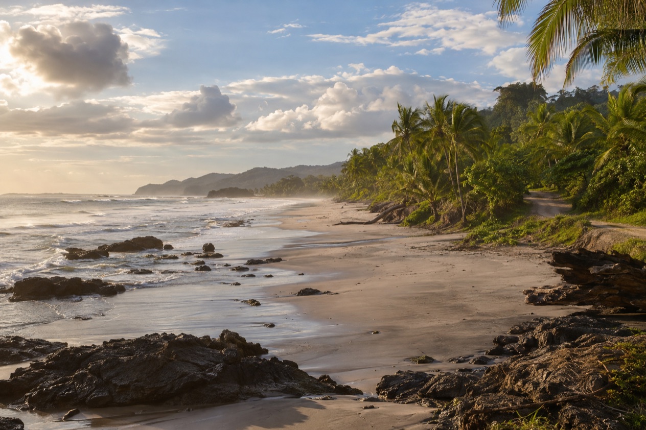 The beach at Santa Teresa in the green season
