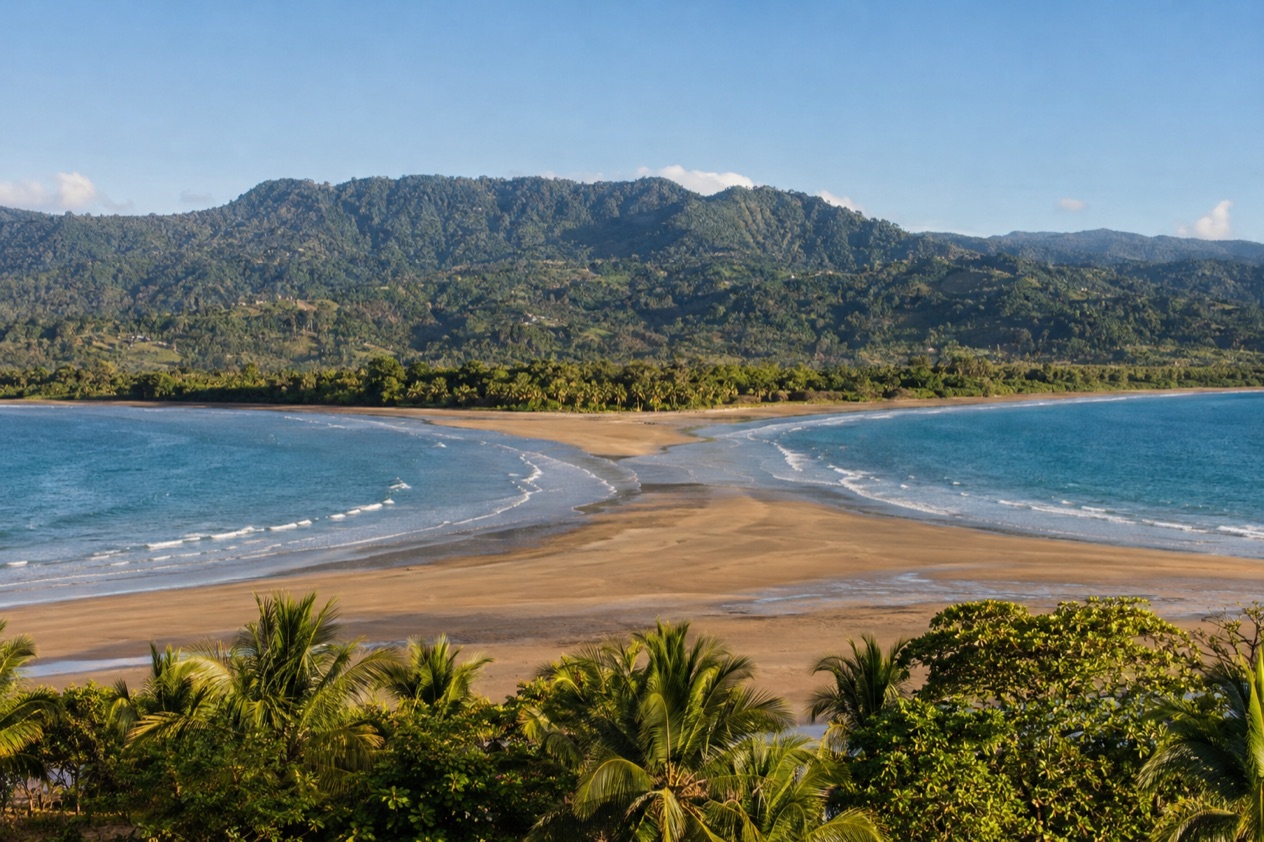 The sandbar of Marino Ballena near Uvita in the dry season
