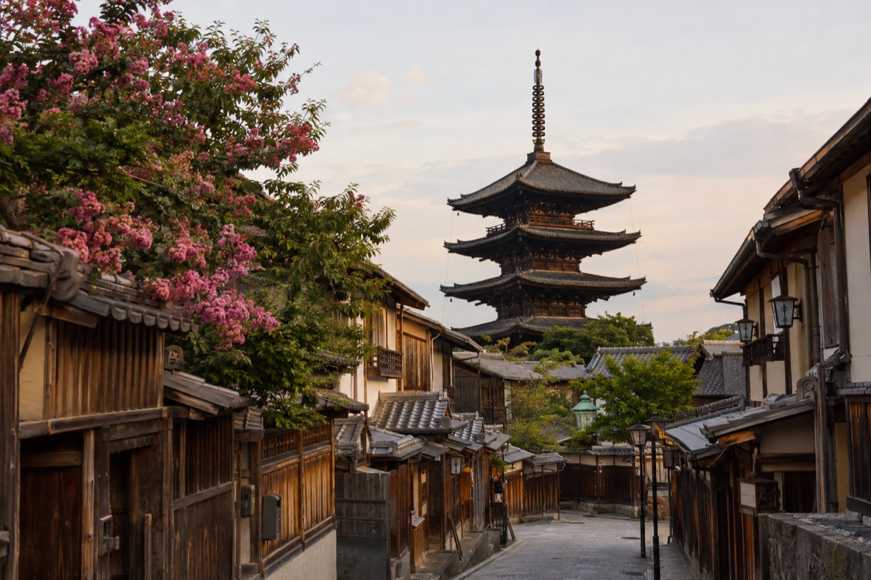 A street in Higashiyama, Kyoto