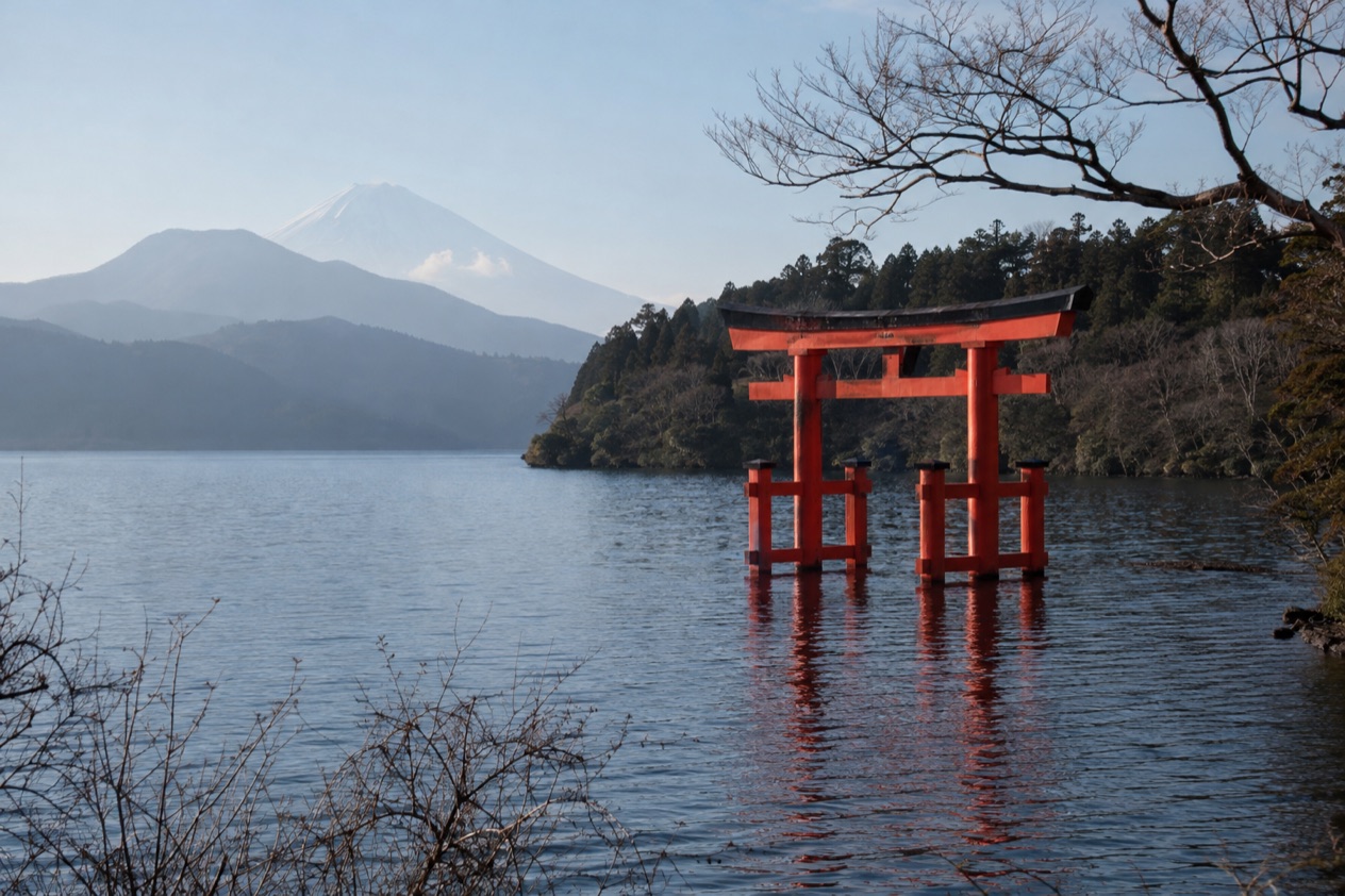 Lake Ashi in Hakone in winter