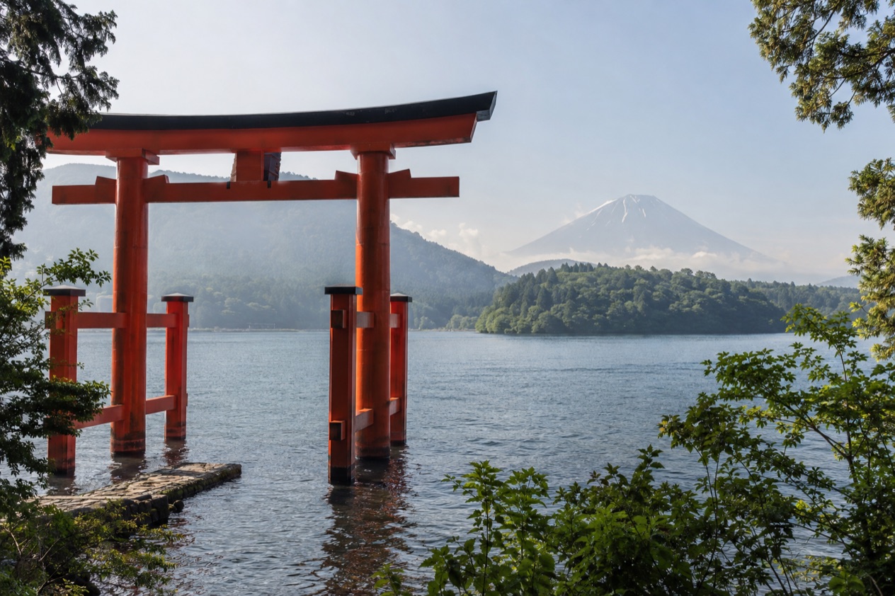 Lake Ashi in Hakone in summer