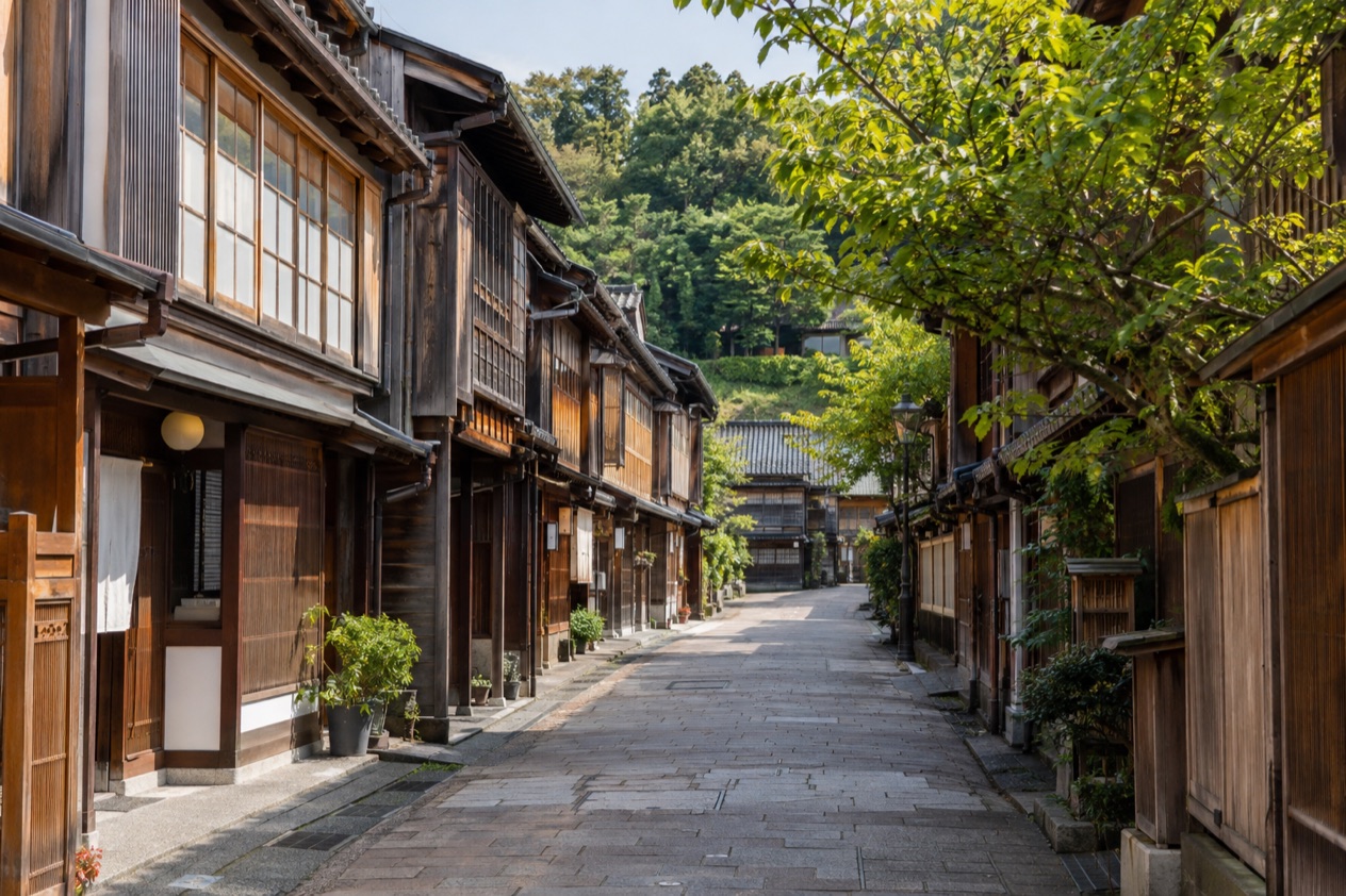 The Higashi Chaya district in Kanazawa in spring