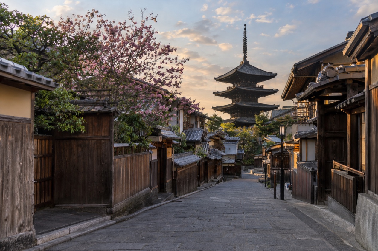 A street in Higashiyama, Kyoto