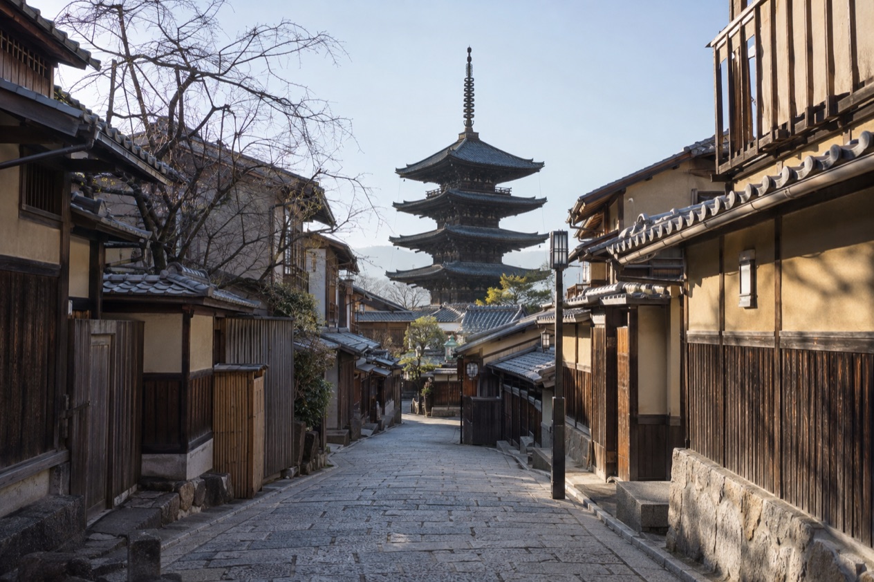 A street in Higashiyama, Kyoto in winter