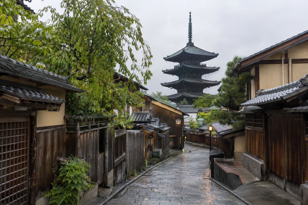A street in Higashiyama, Kyoto in the rainy season
