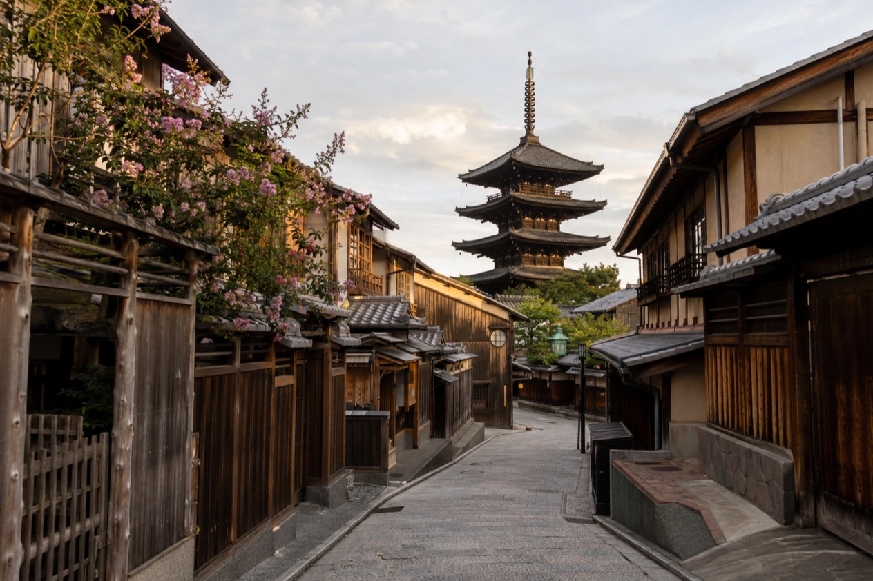 A street in Higashiyama, Kyoto