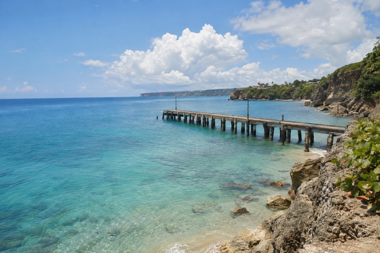 The coast near Aguadilla in the hot, bright months