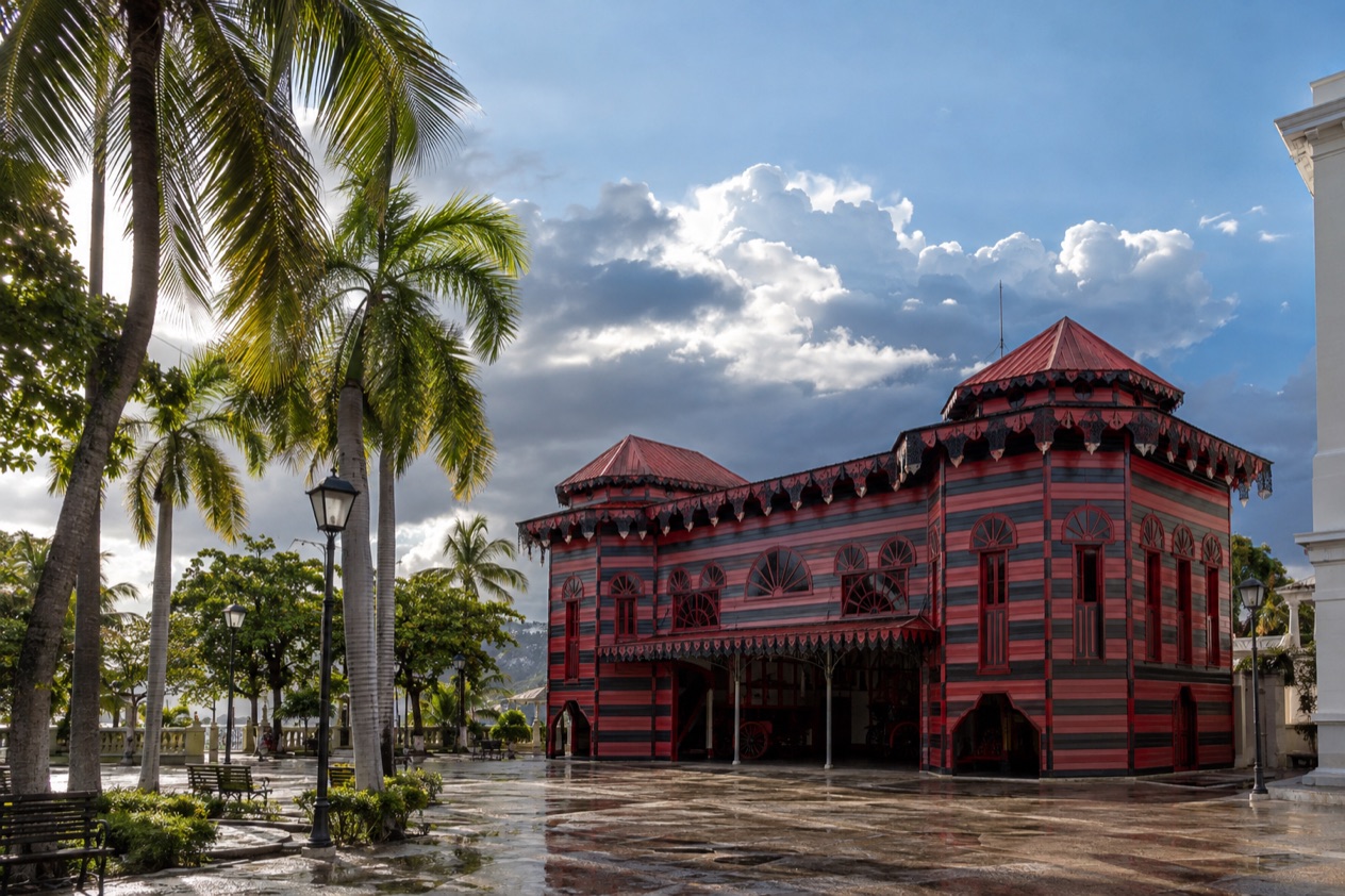 The Parque de Bombas firehouse on Plaza Las Delicias in Ponce in the wetter months